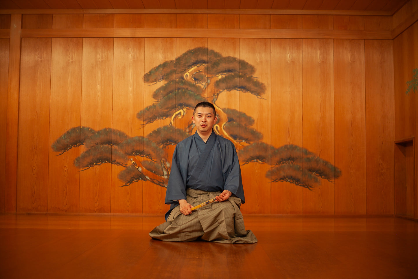 喧騒を離れてじっくりふれる日本の伝統芸能 ~鎌倉能舞台での能楽体験~